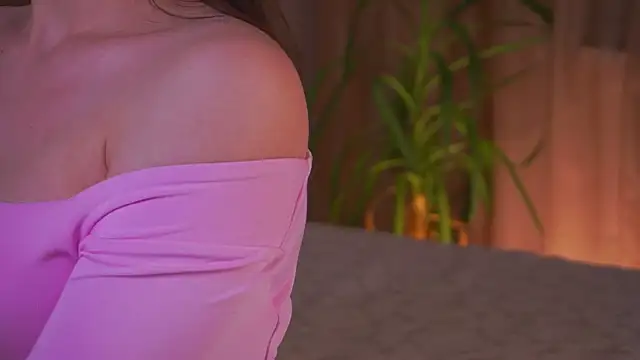 Snapshot of BeliaHumpert chatting on October 2025 04:40:02 PM BeliaHumpert online show from October 2025 04:40:02 PM