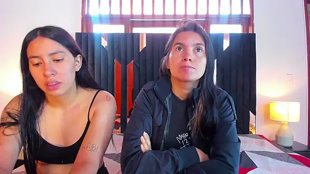 Sofy and Mia online show from October 2025 12:49:02 PM