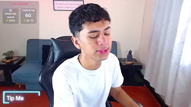 Snapshot of Alancum7 chatting on March 2026 01:05:01 PM Alancum7 online show from March 2026 01:05:01 PM