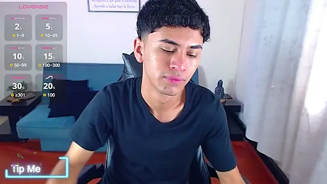 Snapshot of Alancum7 chatting on April 2026 01:41:01 PM Alancum7 online show from April 2026 01:41:01 PM