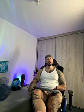 Dave-Max01 online show from November 2025 02:06:02 PM