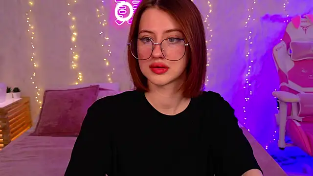 JessiJull online show from November 2025 05:12:01 PM