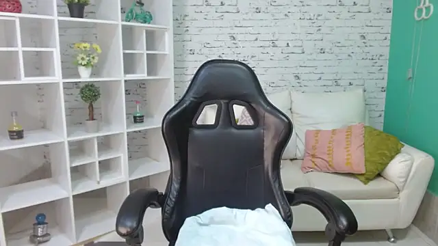 hannahjackson  online show from October 2025 11:21:02 AM