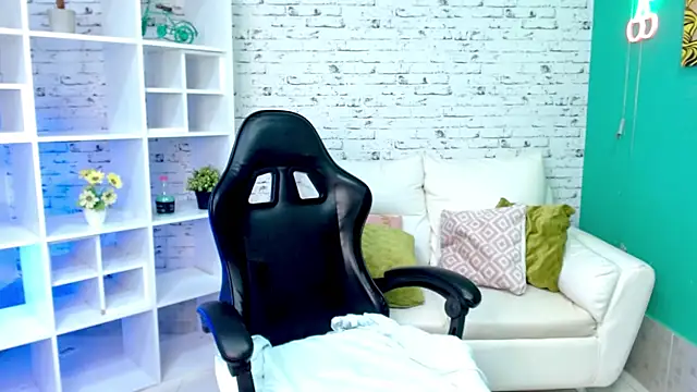 hannahjackson  online show from November 2025 11:33:02 AM