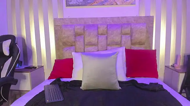 celeste collins  online show from October 2025 12:09:01 PM