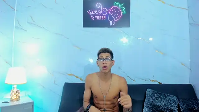 Little nicoll online show from February 2026 11:24:02 PM