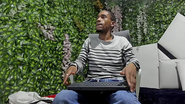 REDBRYAN EBANO online show from October 2025 07:27:02 PM