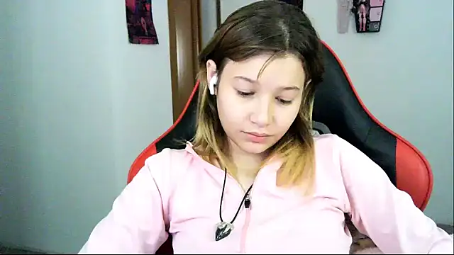 EmuOtori online show from February 2026 12:15:02 PM