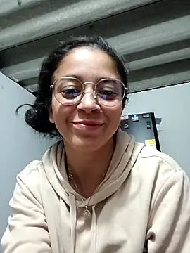 Eloisa smith online show from November 2025 04:34:01 AM