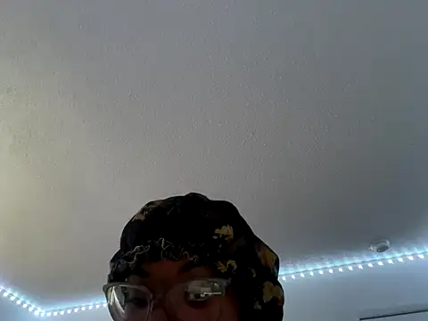 Snapshot of twerkaholic120 chatting on November 2025 05:14:01 PM twerkaholic120 online show from November 2025 05:14:01 PM