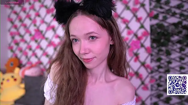 Petite Polly online show from October 2025 08:06:02 PM