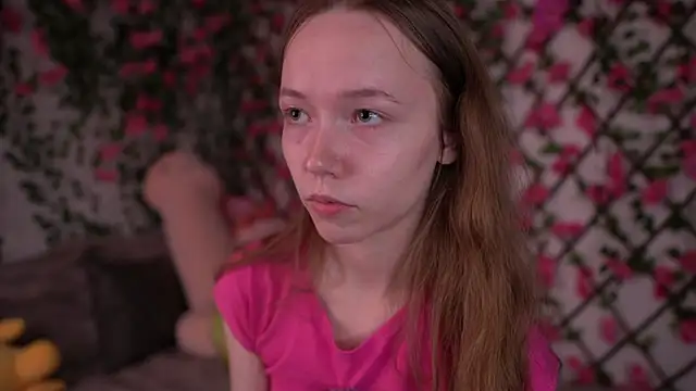 Petite Polly online show from November 2025 06:07:01 PM