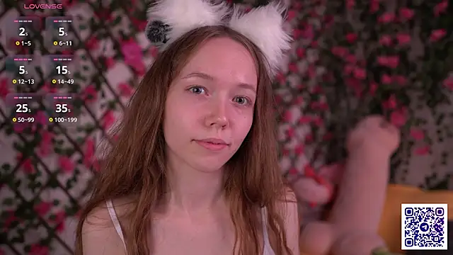 Petite Polly online show from November 2025 06:08:01 PM