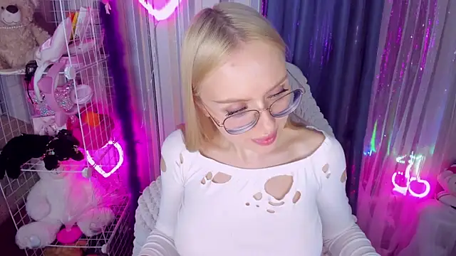 CeaneLino online show from March 2026 06:11:01 PM