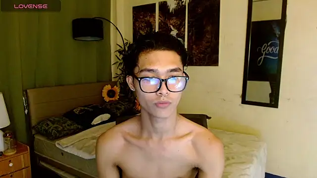 AsianCarl online show from November 2025 05:02:02 PM