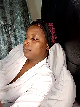 Snapshot of Linae1234 chatting on November 2025 01:48:02 AM Linae1234 online show from November 2025 01:48:02 AM