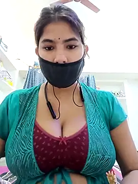 Snapshot of Hot_radhaji chatting on April 2026 01:37:01 AM Hot radhaji online show from April 2026 01:37:01 AM