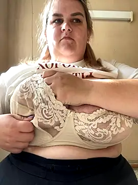 Snapshot of Vita6777 chatting on October 2025 06:11:01 AM Vita6777 online show from October 2025 06:11:01 AM