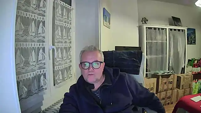 Snapshot of macdut67 chatting on January 2026 01:32:01 AM macdut67 online show from January 2026 01:32:01 AM