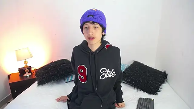 Emo Boy  online show from November 2025 12:26:01 PM