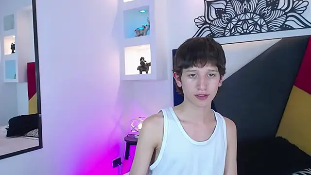 Emo Boy  online show from February 2026 03:26:01 AM