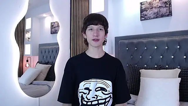 Emo Boy  online show from March 2026 08:05:02 PM