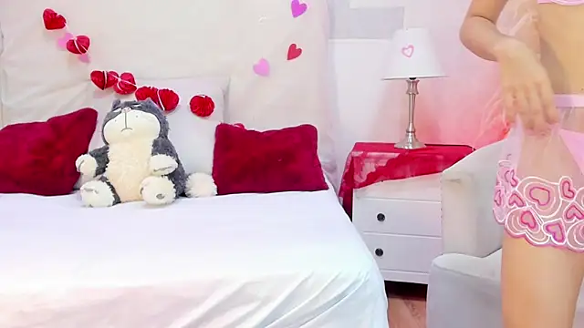 Snapshot of Sara_Collinss_ chatting on February 2026 12:02:02 PM Sara Collinss online show from February 2026 12:02:02 PM