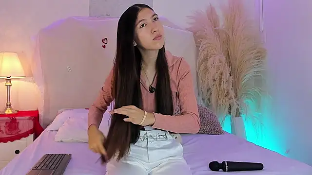 Snapshot of Sara_Collinss_ chatting on February 2026 11:32:01 AM Sara Collinss online show from February 2026 11:32:01 AM