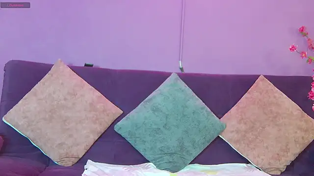 Aranzza Ross online show from January 2026 12:43:01 PM