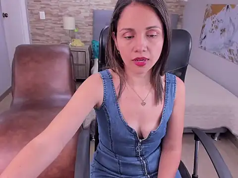 Tatis Corredor online show from November 2025 02:17:01 PM