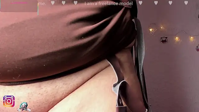 Emilycollei online show from November 2025 03:34:02 PM