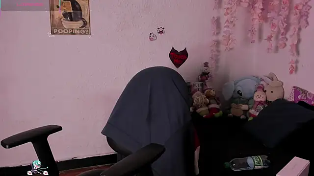 Emilycollei online show from November 2025 09:13:02 AM