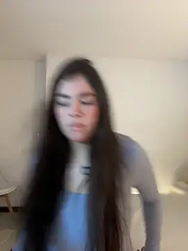 Isabella LaRue online show from May 2026 09:33:01 PM