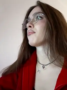 MayaGlow online show from November 2025 05:39:02 AM