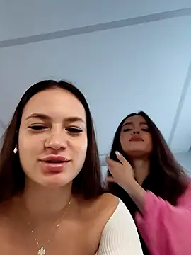 MayaGlow online show from November 2025 05:35:02 AM