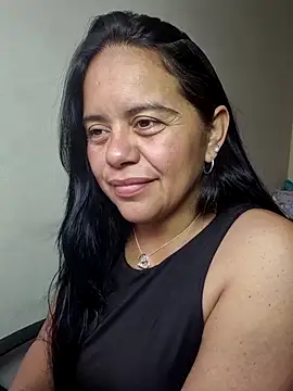 Miss  kendra  online show from November 2025 05:07:01 PM