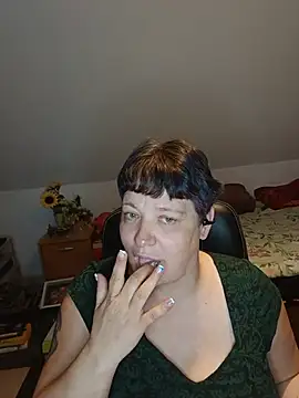 Michelle Livia online show from May 2026 07:10:01 PM