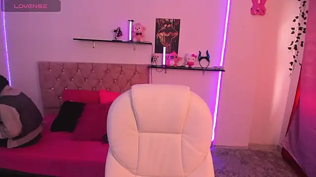 thianahorny online show from October 2025 12:34:02 PM