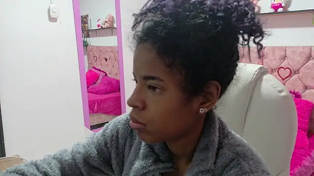 thianahorny online show from April 2026 01:01:01 PM