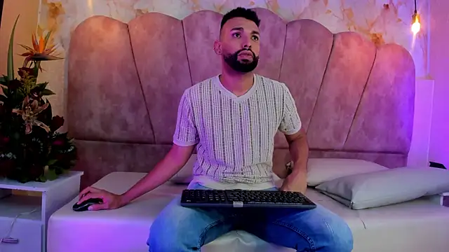 Snapshot of onlymen2025 chatting on October 2025 01:31:02 PM onlymen2025 online show from October 2025 01:31:02 PM