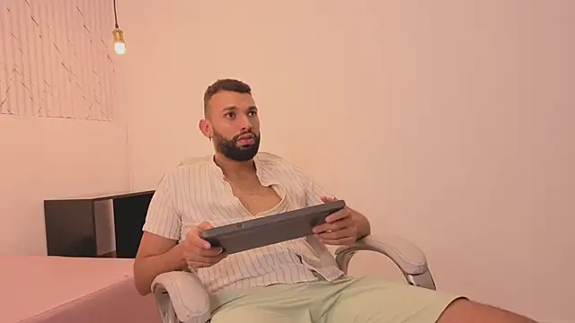 Snapshot of onlymen2025 chatting on November 2025 07:35:01 PM onlymen2025 online show from November 2025 07:35:01 PM