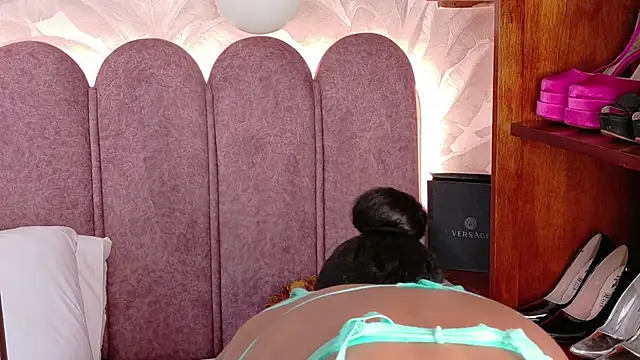 Bella-Torres online show from November 2025 05:10:01 AM