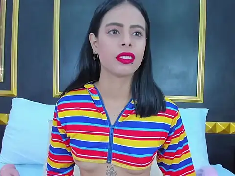 laura maite  online show from November 2025 12:00:02 PM