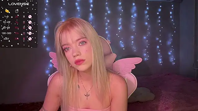 Snapshot of myprettylola chatting on December 2025 07:31:01 PM myprettylola online show from December 2025 07:31:01 PM