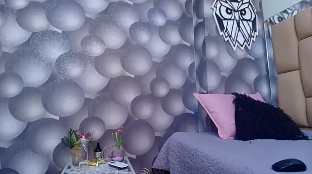 hannah teehn online show from October 2025 07:14:01 PM