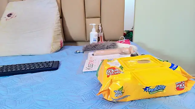 hannah teehn online show from November 2025 07:13:01 PM