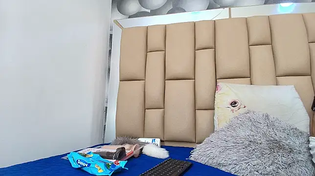 hannah teehn online show from November 2025 07:05:02 PM