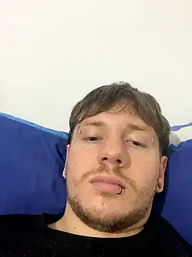 Snapshot of Skol_100802 chatting on January 2026 01:00:02 AM Skol 100802 online show from January 2026 01:00:02 AM