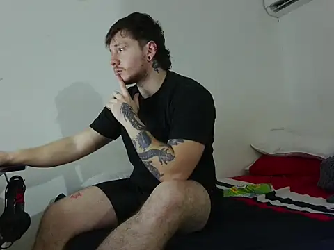 Snapshot of Skol_100802 chatting on January 2026 01:32:02 AM Skol 100802 online show from January 2026 01:32:02 AM