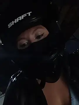 Scarlet Aura online show from November 2025 11:05:01 PM